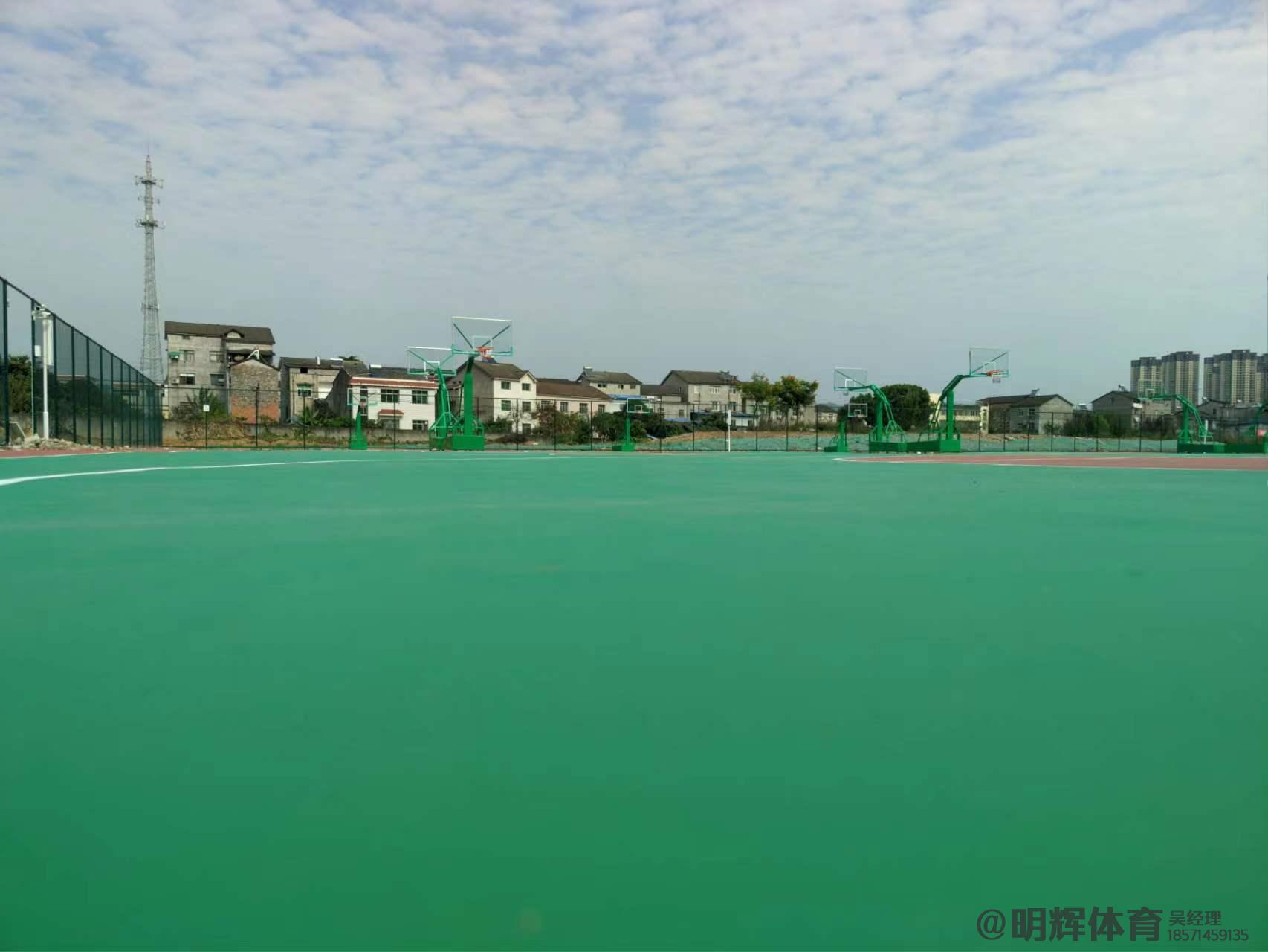 黄石硬地丙烯酸球场的优缺点